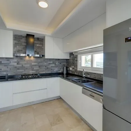 Sheetz Private Residences Villa *