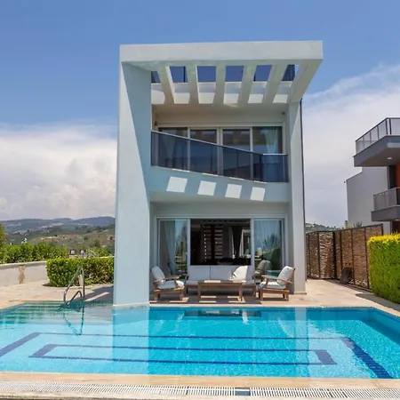 Sheetz Private Residences Villa *