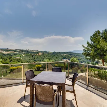 Sheetz Private Residences Villa *